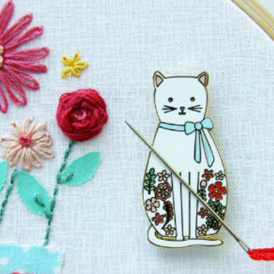 White Floral Cat Magnetic Needle Minder - Jacquelynne Steves