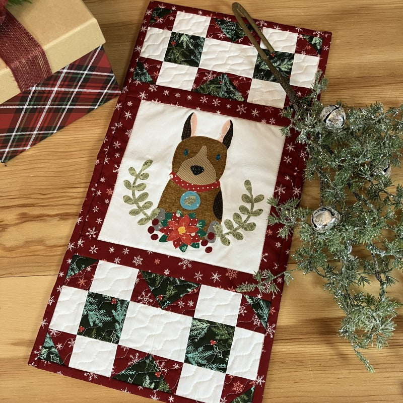 Deck the Paws – wall hanging – The Art of Home Club