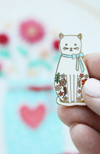 White Floral Cat Magnetic Needle Minder - Jacquelynne Steves